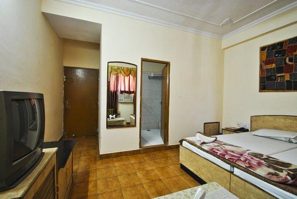 Hotel Meenakshi Palace